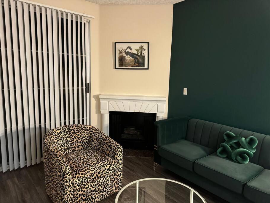 Travel Haven at Miracle Mile- 110